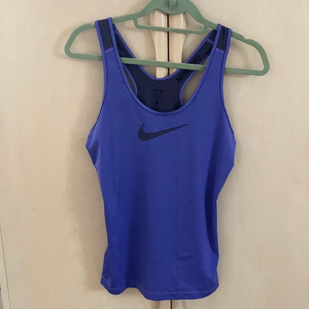 Nike workout top